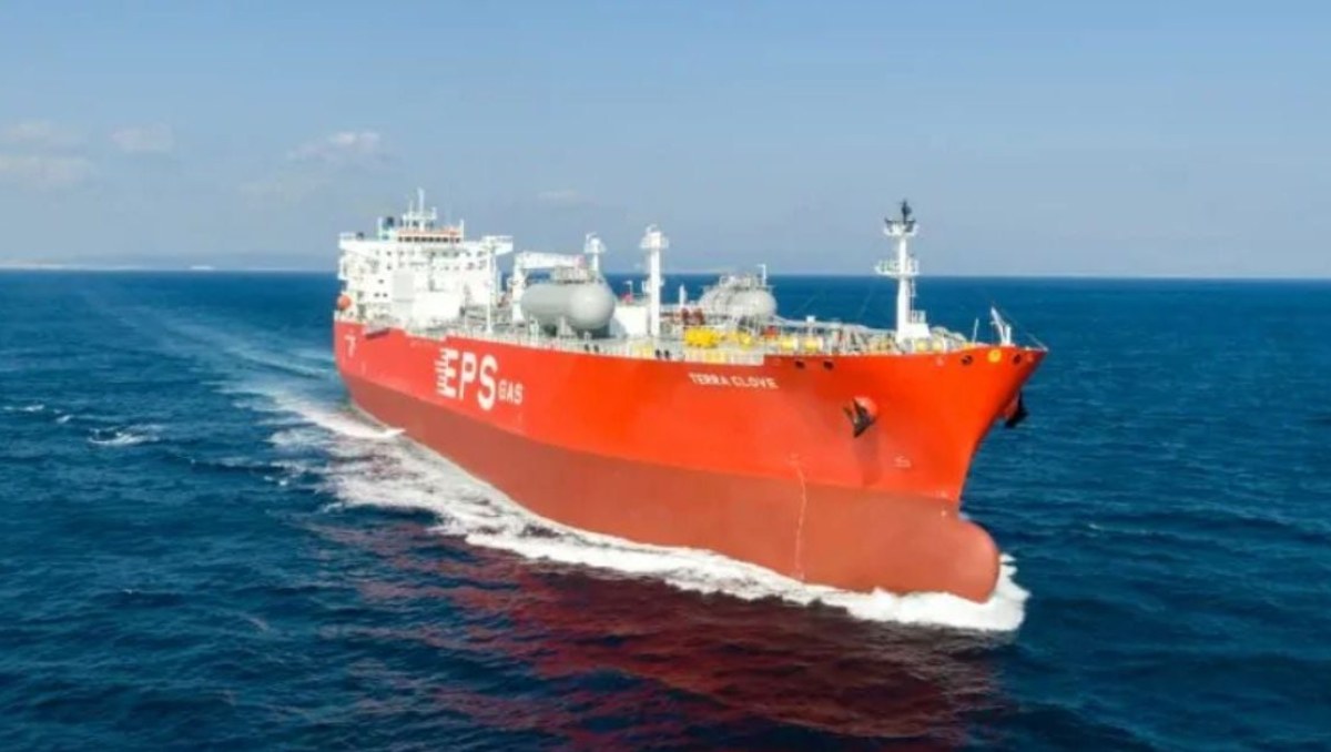 World’s First Ammonia Dual-Fuel VLAC Fitted With Everllence Main Engine Delivered