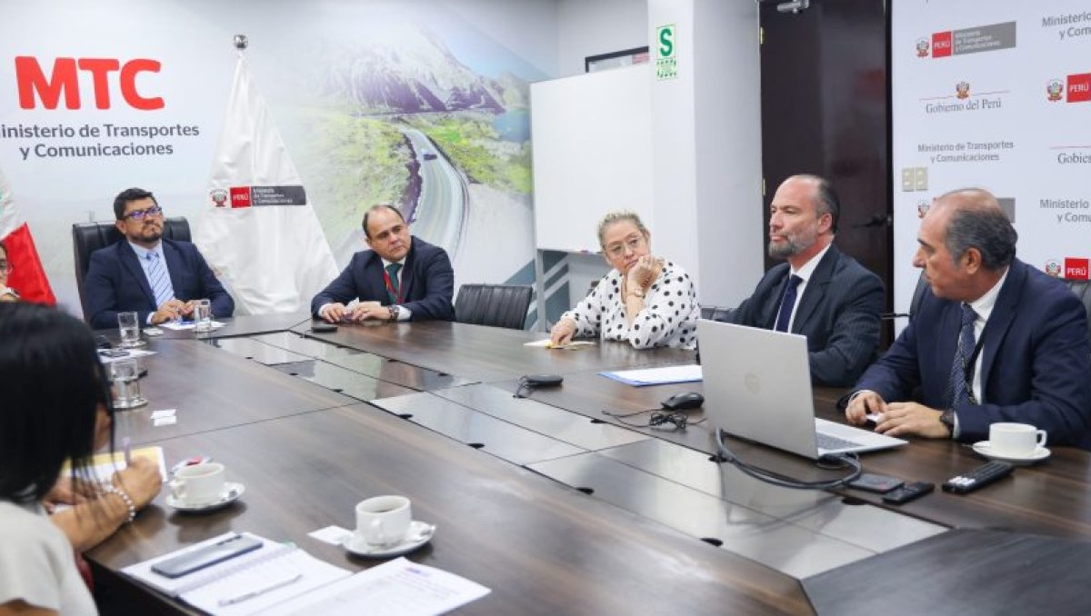 Perú: Ministro de Transportes sostiene reunión con presidente de Conudfi para fortalecer logística nacional