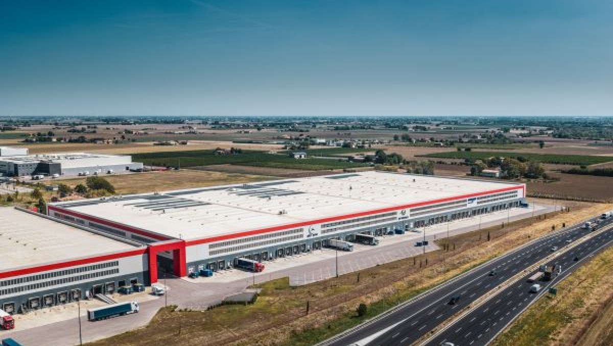 DP World inaugura centro de logística para bienes de consumo de alta rotación en Italia