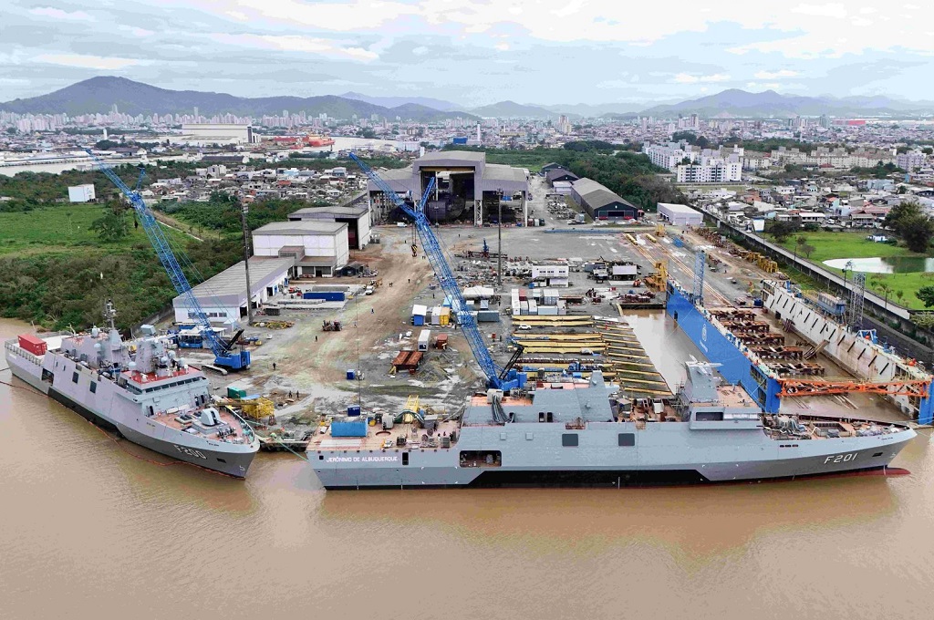 Petrobras launches divestment process for P-33